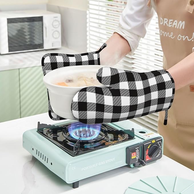 Buffalo Plaid Black and White Oven Mitts and Pot Holders Set, 4pcs Silicone Black White Plaid Oven Glove for Kitchen Heat Resistant Oven Mitts and Potholders Non-Slip for Cooking