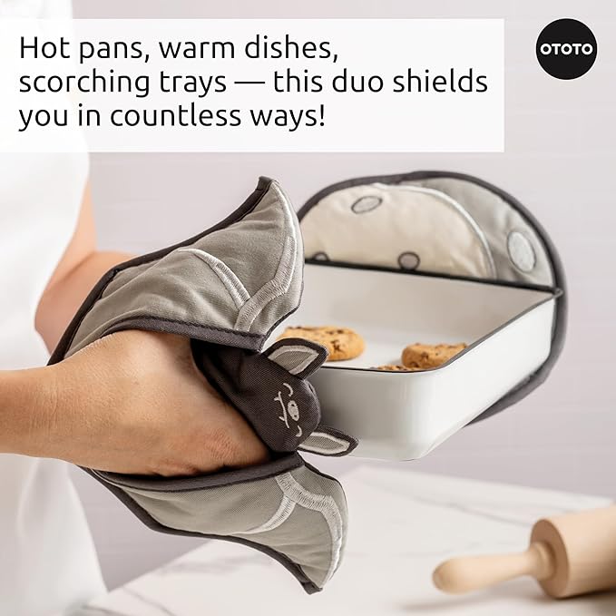 New - OTOTO Batlicious Oven Mitts and Pot Holders Sets - Heat Resistant Trivets for Hot Dishes, Cooking Goth Kitchen Decor, Cute Accessories, Pot Holders, Spooky Halloween Bat Moon Witchy Gifts