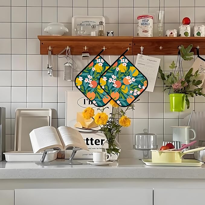 Yellow Lemons Pot Holders Set of 2,Cartoon Fruit Kitchen Heat Resistant Potholders for Microwave Cooking Baking Oven and BBQ Gifts for Women
