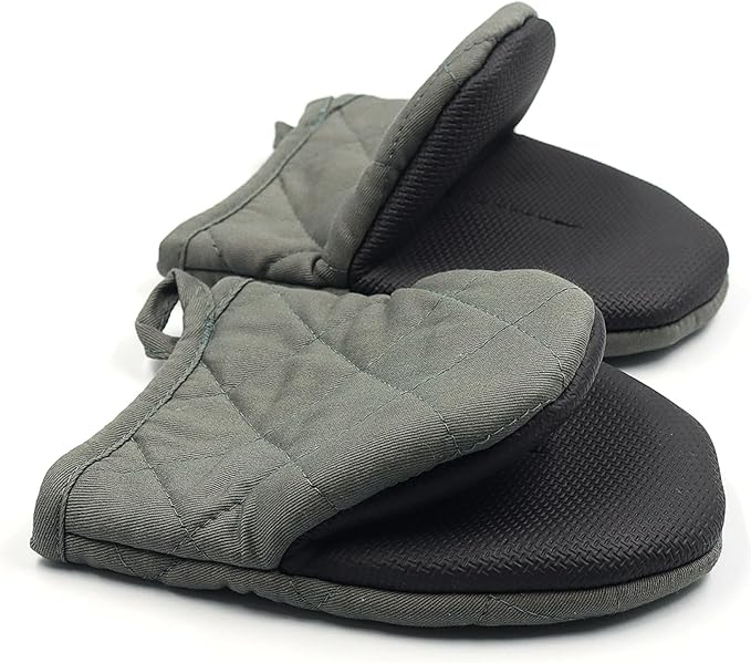 Short Oven Mitts, Heat Resistant 500°F, Silicone Grip Kitchen Gloves, Non-Slip for Baking, Grilling, BBQ, Machine Washable with Hanging Loop, 2-Pack Set, Gray