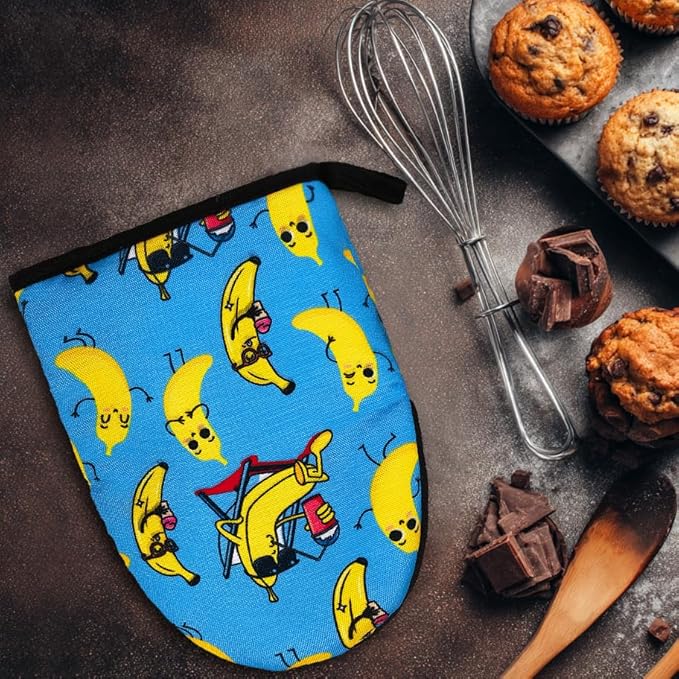 Funny Banana Oven Mitts, High Heat Resistant Kitchen Oven Gloves, Mini Silicone Oven Mitts, Non-Slip Grip Surfaces and Hanging Loop for Grilling, Baking, Cooking and Microwave, Gift