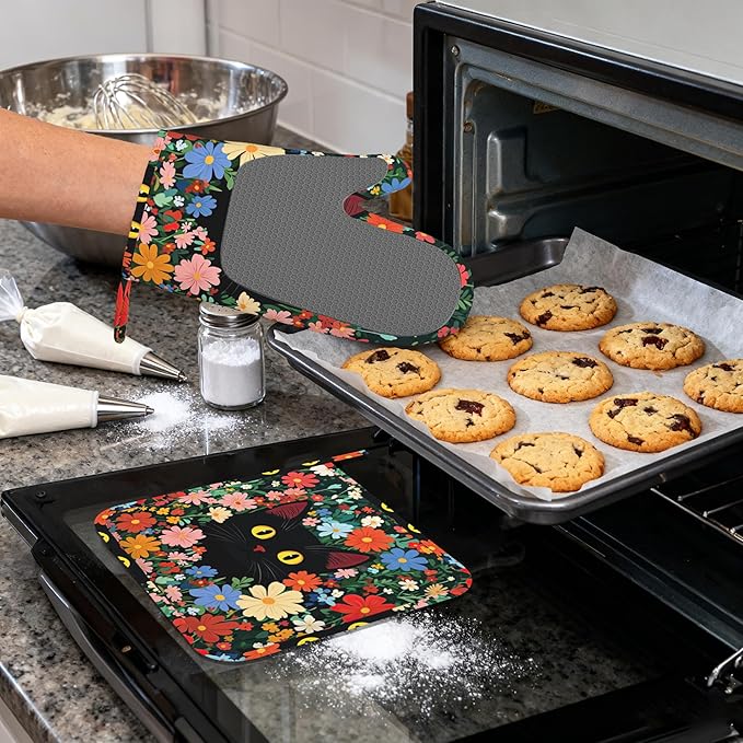 Funny Black Cat Heat-Resistant Silicone Oven Mitts and Pot Holders 4 Piece Set,Flower Field Extra Long Non-Slip Kitchen Oven Gloves for Cooking, Baking, BBQ,Grilling