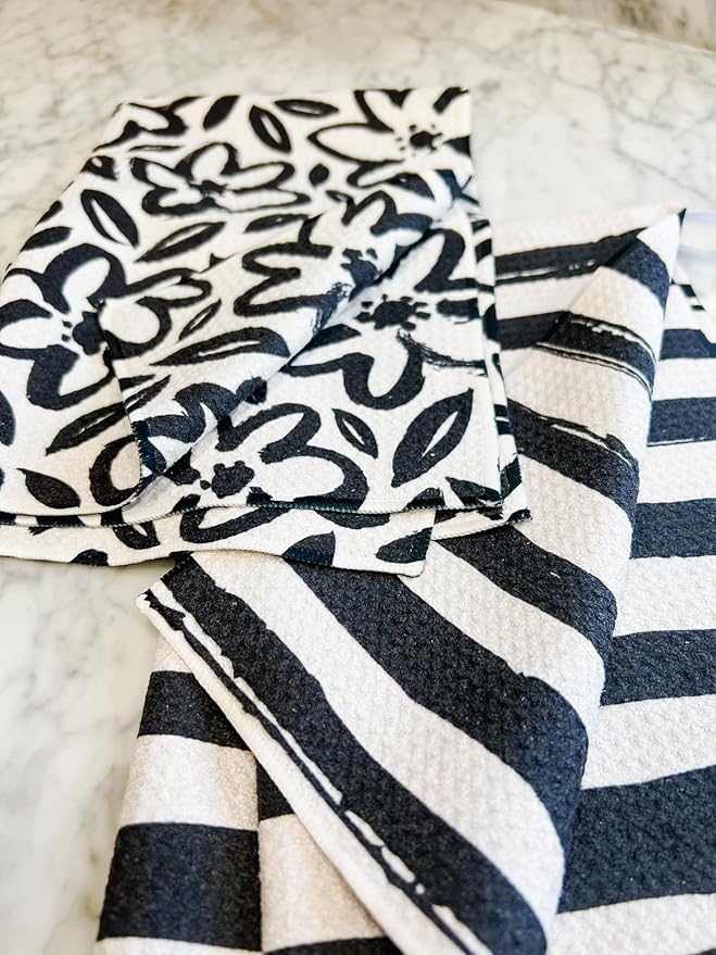 2 Pack Double Sided|| Not Your Ordinary Kitchen Towels || Dish Towels || Quick Dry || Waffle Weave Microfiber || Highly Absorbent || Hanging Hook (Black Daisy)