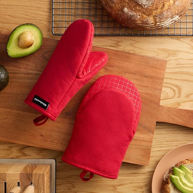 KITCHENAID Gourmet Series Gridlines Mini Oven Mitts 2-Pack Set, Heat Resistant up to 600°F, Soft Silicone Grip, Magnetic Cuff, Passion Red, 5.5"x9"