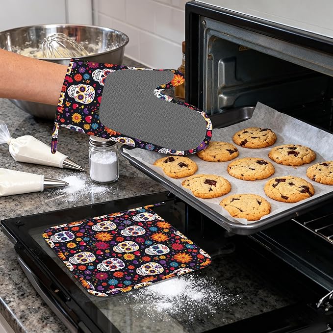 Mexican Skull Heat-Resistant Silicone Oven Mitts and Pot Holders 4 Piece Set,Sugar Skull Day of The Dead Extra Long Non-Slip Kitchen Oven Gloves for Cooking, Baking, BBQ,Grilling