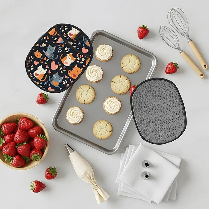 Cat Heart Silicone Pot Holders Set of 2, Heat Resistant up to 500°F, Non-Slip Kitchen Hot Pads with Pocket and Soft Quilted Cotton Lining for Baking, Cooking and Hot Pots