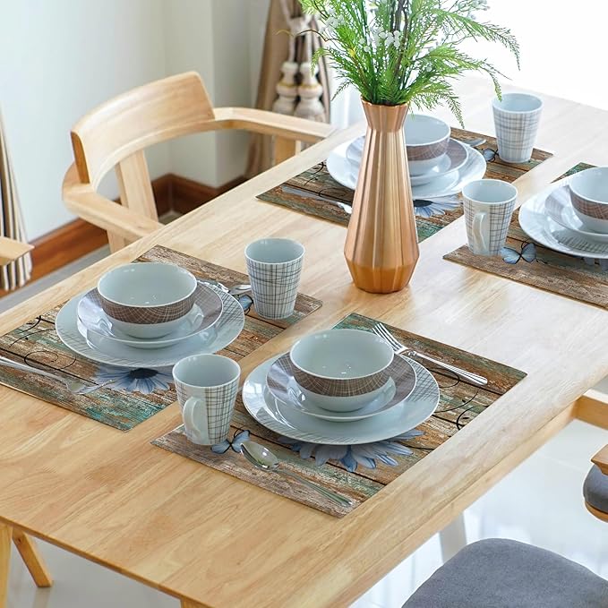 Giwawa Rustic Daisy Placemats Set of 4- Blue Sunflowers on Vintage Wood Board Linen Place Mat- Farmhouse Wooden Washable Heat Resistant Table Mats for Kitchen Dining Cabin Lodge Decor