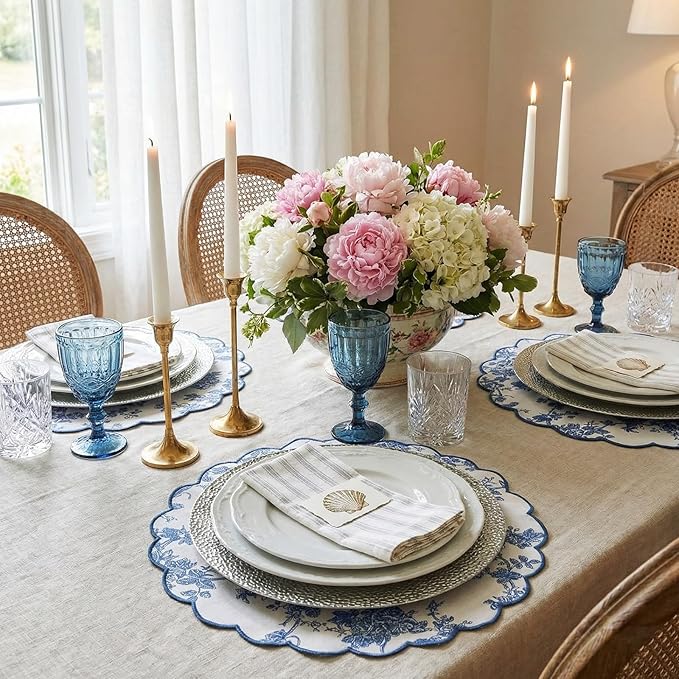 Set of 6 Round Placemats 15 Inch Cotton Scalloped Embroidery Placemat Washable Double Layered Rustic Dinner Table Mat Decoration Fabric for Hotel Restaurant Kitchen (Blue/White,Floral)