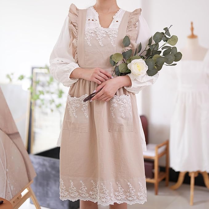 Aoomzoon Vintage Aprons for Women with Pockets Cute Lace Ruffle Adjustable Apron for Cooking Kitchen Baking Gardening