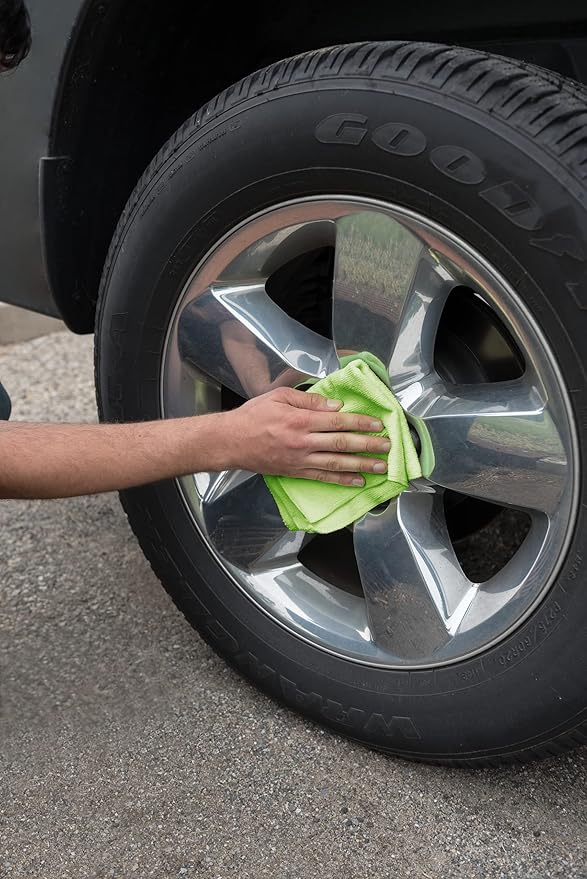 Quickie Cleaning 32-Pack Microfiber Cleaning Cloth 14"x14" inch Green All-Purpose Towel/Wiper for Multi-Purpose Indoor/Outdoor Cleaning/Dusting/Polishing on Kitchen/Bathroom/Auto Surfaces