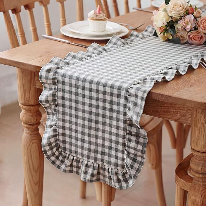 HunnmingRe 1 Pcs Light Grey Plaid Gingham Ruffle Table Runner 118 x 13.8'' Farmhouse Table Runner 100% Cotton Scalloped Long Dresser Scarves for Dining Room, Wedding, Kitchen Rustic Home Decor