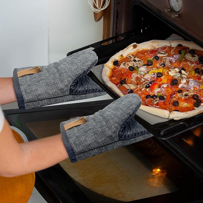 Mini Oven Mitts 1 Pair, Silicone Short Oven Mitts Heat Resistant up to 500°F, Non-Slip Grip Surfaces and Hanging Loop Gloves for Kitchen Cooking Baking Barbecue (Gray)