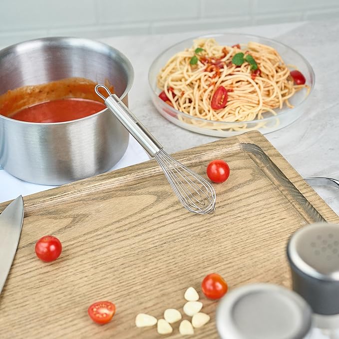 Restaurantware 7 in Stainless Steel Wire Whisk - German Standard Kitchen Balloon Whisk with Ergonomic Handle, Dishwasher Safe - Durable French Whisk for Cooking, Mixing Thick Batter and Sauce