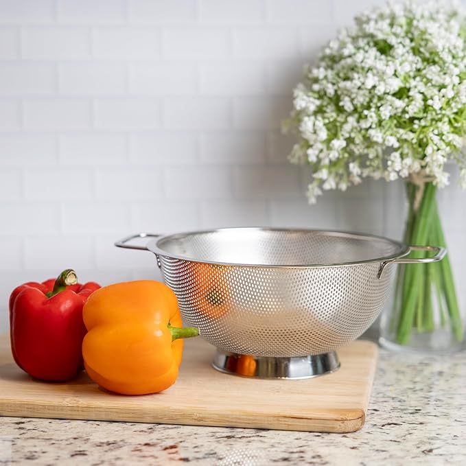 Fox Run Large Stainless Steel Colander, 3 Quart Pasta Strainer With Handles, 8.9” x 11.1” x 4”