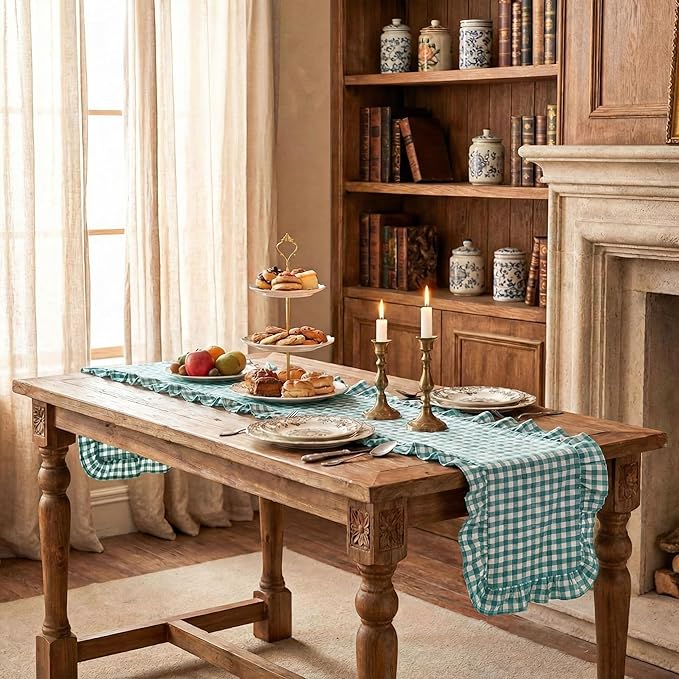 HunnmingRe 1 Pcs Dark Green Plaid Gingham Ruffle Table Runner 118 x 13.8'' Farmhouse Table Runner 100% Cotton Scalloped Long Dresser Scarves for Dining Room, Wedding, Kitchen Rustic Home Decor