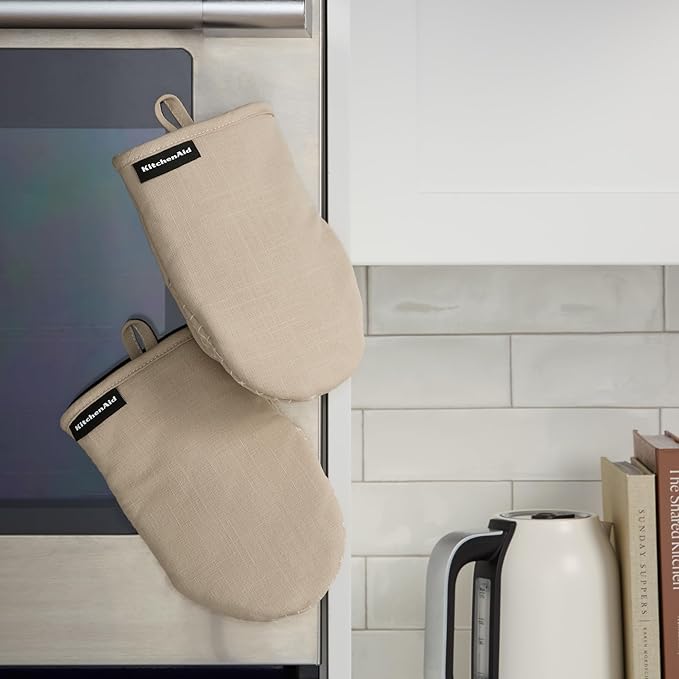 KITCHENAID Gourmet Series Gridlines Mini Oven Mitts 2-Pack Set, Heat Resistant up to 600°F, Soft Silicone Grip, Magnetic Cuff, Milkshake Tan, 5.5"x9"