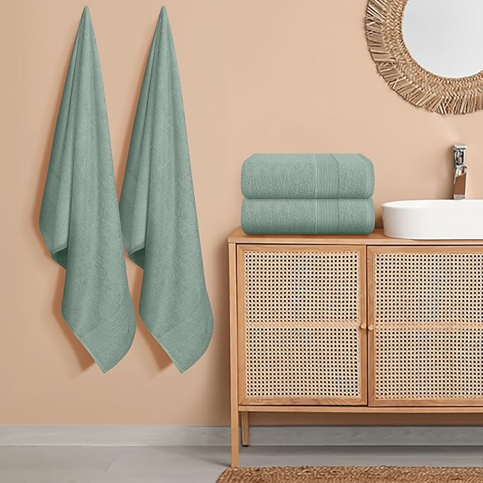 Belizzi Home 4 Pack Bath Towel Set 27x54, 100% Ring Spun Cotton, Ultra Soft Highly Absorbent Machine Washable Hotel Spa Quality Bath Towels for Bathroom, 4 Bath Towels - Jade