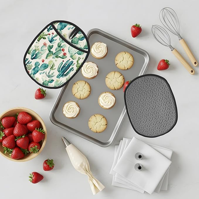 Cactus Silicone Pot Holders Set of 2, Heat Resistant up to 500°F, Non-Slip Kitchen Hot Pads with Pocket and Soft Quilted Cotton Lining for Baking, Cooking and Hot Pots