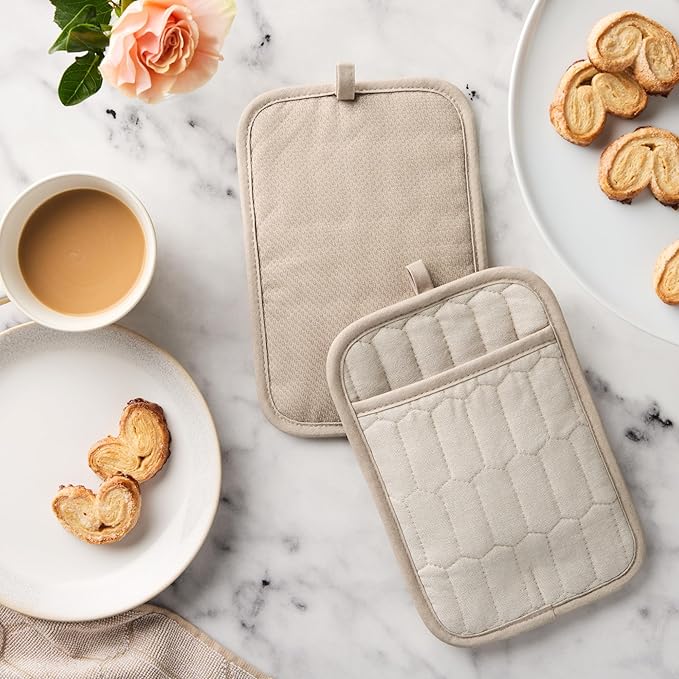 MARTHA STEWART Honeycomb Quilted Chambray Pot Holder 2-Pack Set, 100% Cotton, Flexible Non-Slip Silicone Grip, Heat Resistant, Natural, 7"X10"