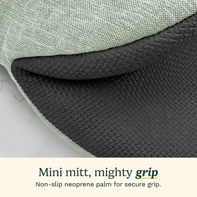 Cuisinart Mini Oven Mitts – 5.5” x 7” Heat-Resistant Kitchen Mitts for Oven with Non-Slip Neoprene Palm, Cotton Filling, and Fabric Loop – Durable Oven Mitt Set for Cooking & Baking (Chambray)