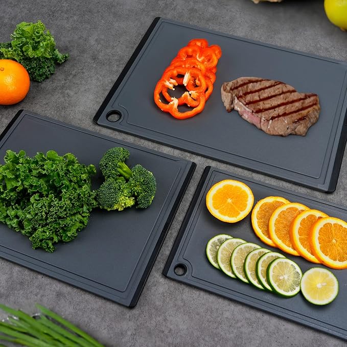 Kikcoin Plastic Cutting Boards for Kitchen, 3-Piece Large Cutting Board Set Dishwasher Safe Chopping Boards with Non-slip Feet and Juice Grooves, Gray