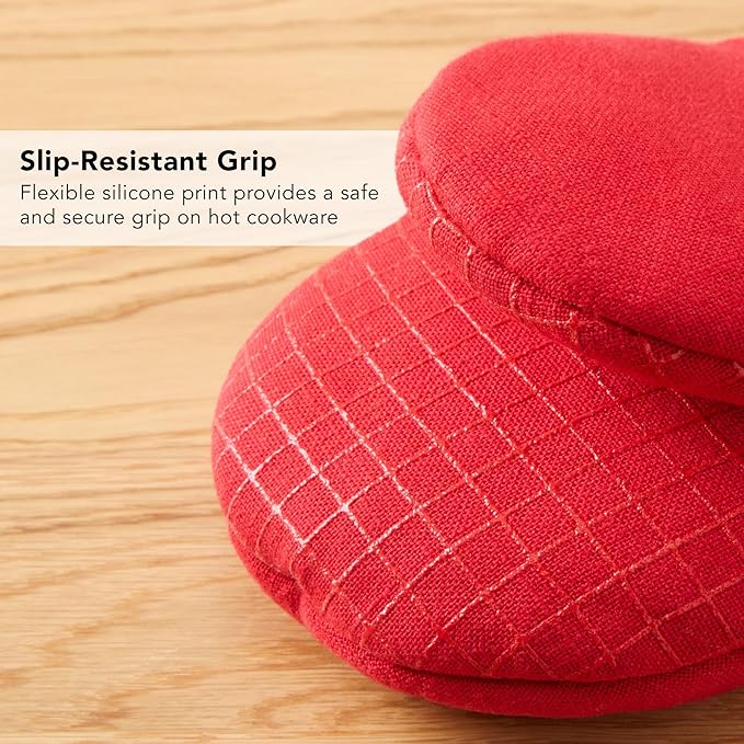 KITCHENAID Gourmet Series Gridlines Mini Oven Mitts 2-Pack Set, Heat Resistant up to 600°F, Soft Silicone Grip, Magnetic Cuff, Passion Red, 5.5"x9"