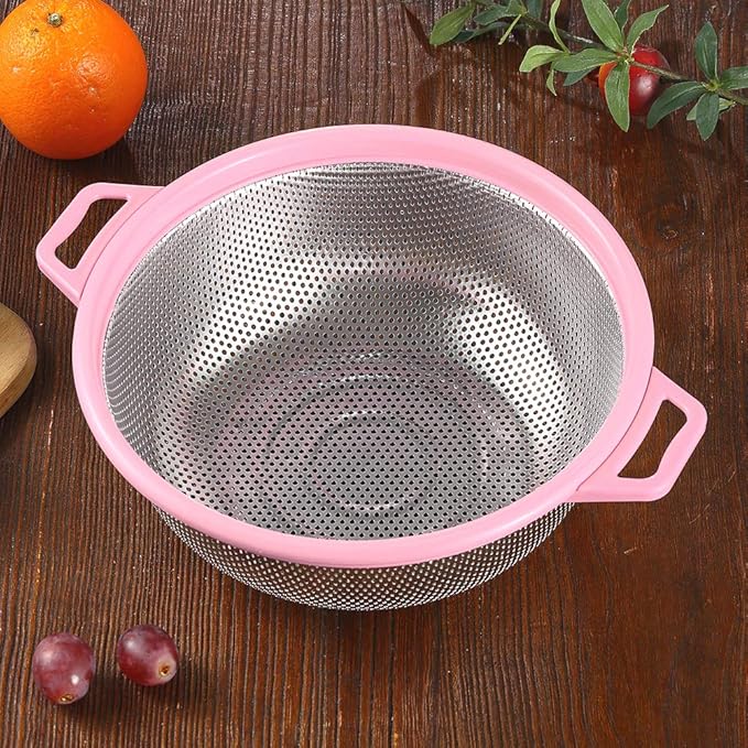 HiramWare Stainless Steel Colander With Handle and Legs, Large Metal Pink Strainer for Pasta, Spaghetti, Berry, Veggies, Fruits, Noodles, Salads, 5-quart 10.5” Kitchen Mesh Colander, Dishwasher Safe