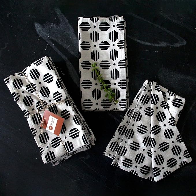 TARAN LIVING Cotton Cloth Napkins Reusable Fall Dinner Christmas Napkin Set Machine Washable Dish Cloth for New Year Gift, Home Decor - Black & Off White, 18"x18" - Set of 4