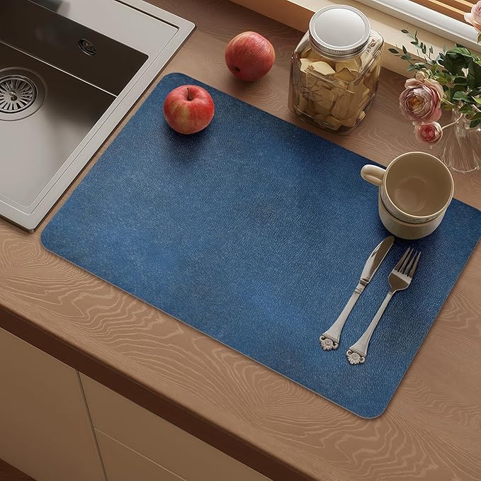 Vinyl Placemats Set of 4-12x17 Inch - Heat Resistant Washable Place Mats Waterproof Non-Slip Wipeable Table Mats for Dining Table Decor, Indoor/Outdoor Plastic Mat