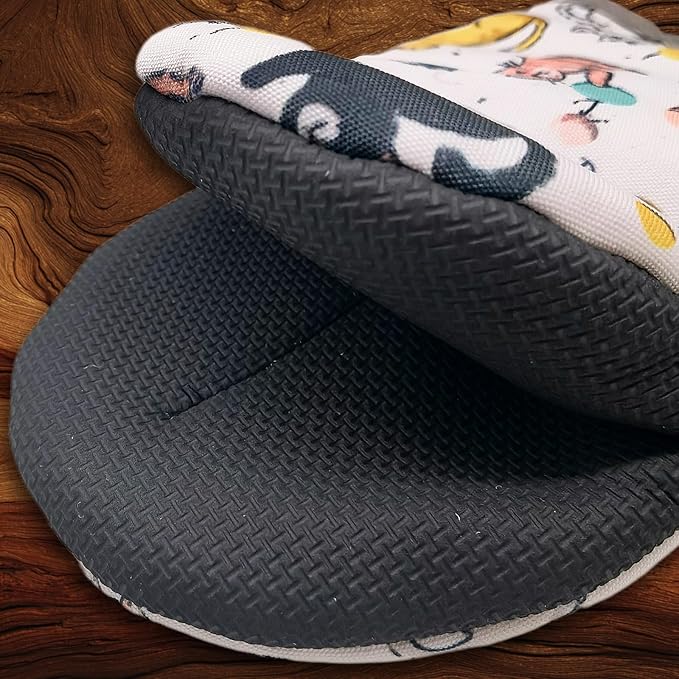 Cute Cat Oven Mitts, High Heat Resistant Kitchen Oven Gloves, Mini Silicone Oven Mitts, Non-Slip Grip Surfaces and Hanging Loop for Grilling, Baking, Cooking and Microwave, Gift