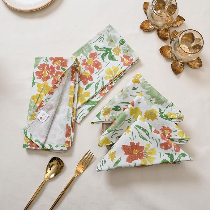 TARAN LIVING Cloth Napkins Set of 4, Printed Floral Cotton Dinner Napkins, Soft Washable Table Napkin Set Holiday Farmhouse Décor - 18"x18"