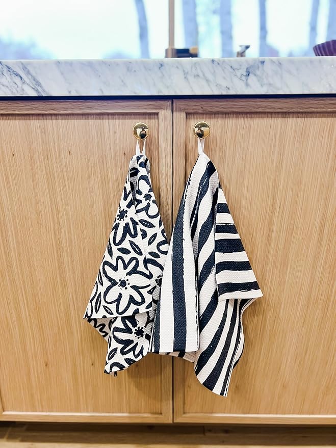 2 Pack Double Sided|| Not Your Ordinary Kitchen Towels || Dish Towels || Quick Dry || Waffle Weave Microfiber || Highly Absorbent || Hanging Hook (Black Daisy)
