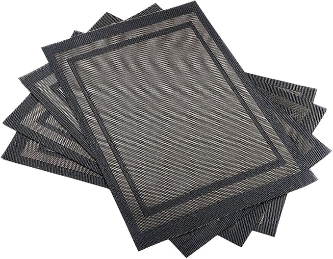 DACHUI Placemats Set of 4, Linen Look Woven Place Mats, Water Resistant, Heat Resistant, Washable, Durable Table Mats (Black Gold)