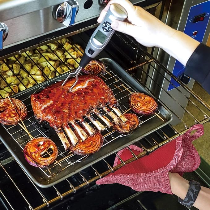 Pot Holders Yarn-Dyed Set of 3 Non Slip Silicone Kitchen Lines Heat Resistant 500℉ Kitchen Gloves BBQ Cooking Baking Cooking Barbecue Microwave Machine Washable (Red Pot Holders)