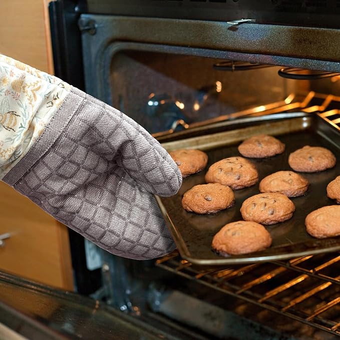 Silicone Printing Oven Mitts Heat Resistant to 500 Degree,Yarm-Dyed Oven Gloves with Animal Design Non-Slip for Kitchen Cooking Barbecue Baking and Machine Washable. (Khaki Oven Mitts)