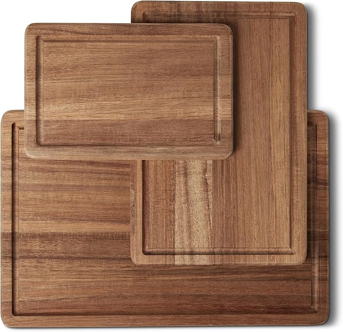 Amazon Basics Wooden Chopping Boards, 3-Piece Set, Acacia Wood, Pre-Oiled with Juice Groove