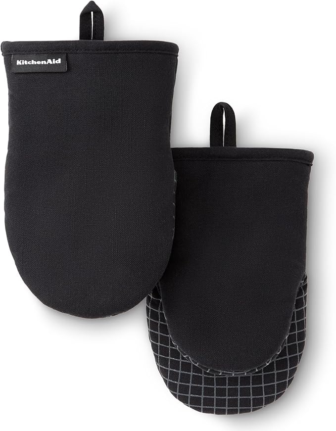 KITCHENAID Gourmet Series Gridlines Mini Oven Mitts 2-Pack Set, Heat Resistant up to 600°F, Soft Silicone Grip, Magnetic Cuff, Matte Black, 5.5"x9"