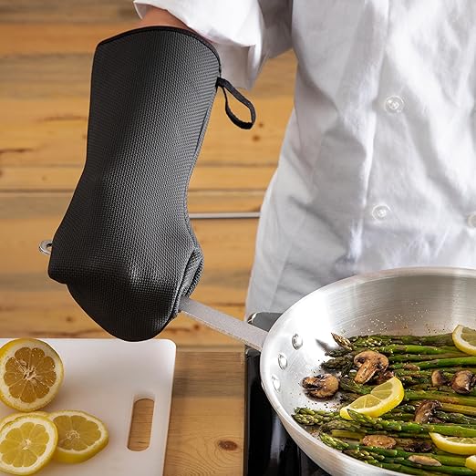 San Jamar UPM15BK Textured Neoprene Ultigrips Puppet Temperature Protection Oven Mitt with WebGuard, 15" Length, Black