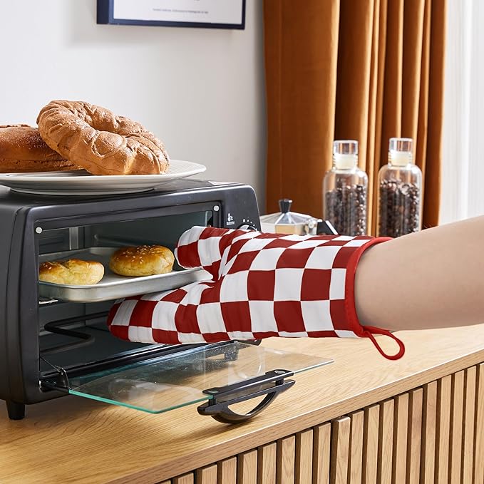 Ohocut Red Checkered Oven Mitts Heat Resistant, Vintage Retro Checkerboard Cute Oven Mitts, Non-Slip Silicone Kitchen Oven Gloves, 2-Pack Set, 7''x13''