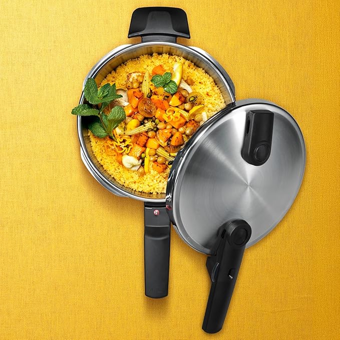 Fissler Vitaquick Premium Pressure Skillet, 2.6 Quart