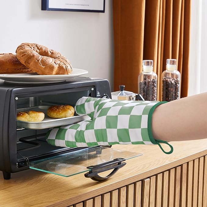 Ohocut Green Checkered Oven Mitts Heat Resistant, Vintage Retro Checkerboard Cute Oven Mitts, Non-Slip Silicone Kitchen Oven Gloves 1 Pair 7''x13''