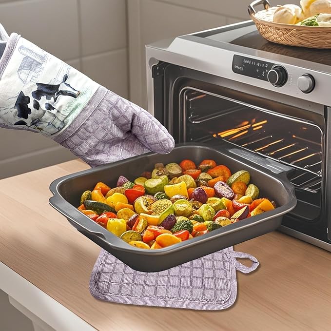 Silicone Printing Oven Mitts Heat Resistant to 500 Degree,Yarm-Dyed Oven Gloves with Animal Design Non-Slip for Kitchen Cooking Barbecue Baking and Machine Washable. (Purple Oven Mitts)