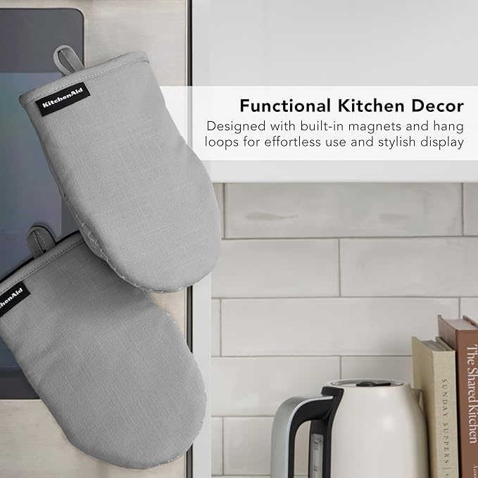 KITCHENAID Gourmet Series Gridlines Mini Oven Mitts 2-Pack Set, Heat Resistant up to 600°F, Soft Silicone Grip, Magnetic Cuff, Matte Grey, 5.5"x9"