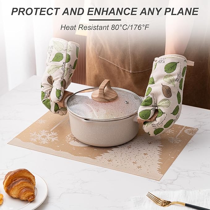 CADONO Placemats Set of 6 Washable Indoor/Outdoor Vinyl Place Mats for Dining Table Durable Non-Slip Heat Resistant PVC Weave Table Mats（Christmas Tree-Gold）