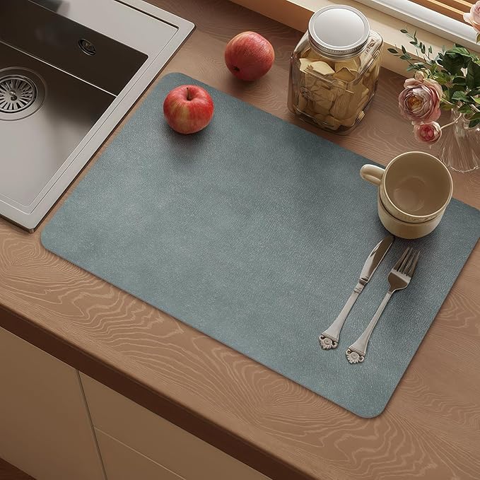 Vinyl Placemats Set of 6-12x17 Inch - Heat Resistant Washable Place Mats Waterproof Non-Slip Wipeable Table Mats for Dining Table Decor, Indoor/Outdoor Plastic Mat