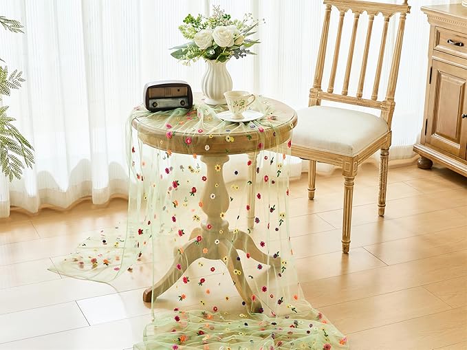 YATOJUZI Green Table Runner Embroidery Daisy Summer Floral Decorations Seasonal Tulle Dining Table Runners for Home Kitchen Decor Wedding Shower Party