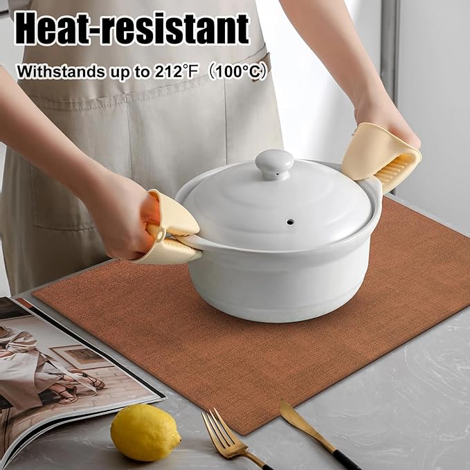 Homaxy Faux Leather Heat Resistant Placemats for Dining Table Set of 4, Waterproof Wipeable Washable PU Table Mats, Easy to Clean Anti-Slip Place Mats, 11.8 x 17 Inch, Brown