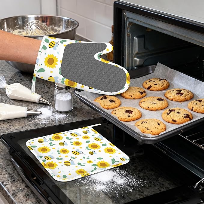 Cute Bee Sunflower Heat-Resistant Silicone Oven Mitts and Pot Holders 4 Piece Set,Extra Long Non-Slip Kitchen Oven Gloves for Cooking, Baking, BBQ,Grilling