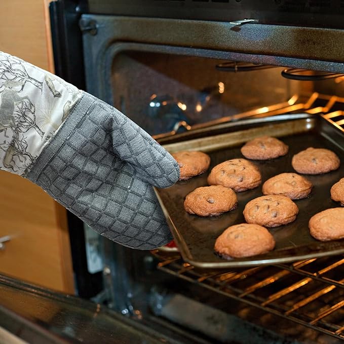 Silicone Printing Oven Mitts Heat Resistant to 500 Degree,Yarm-Dyed Oven Gloves with Animal Design Non-Slip for Kitchen Cooking Barbecue Baking and Machine Washable. (Gray Oven Mitts)