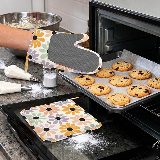 Abstract Retro Groovy Daisy Flower Heat-Resistant Silicone Oven Mitts and Pot Holder 4 Piece Set,Non-Slip Kitchen Oven Gloves for Baking, BBQ, Cooking,Grilling